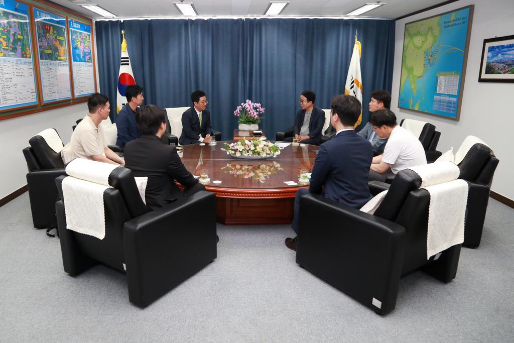 영국 로얄러셀스쿨 관계자 부산진해경제자유구역청 방문